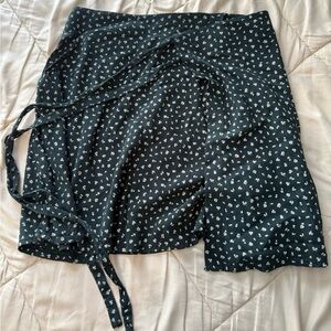Brandy Melville Green and White Floral Wrap Skirt